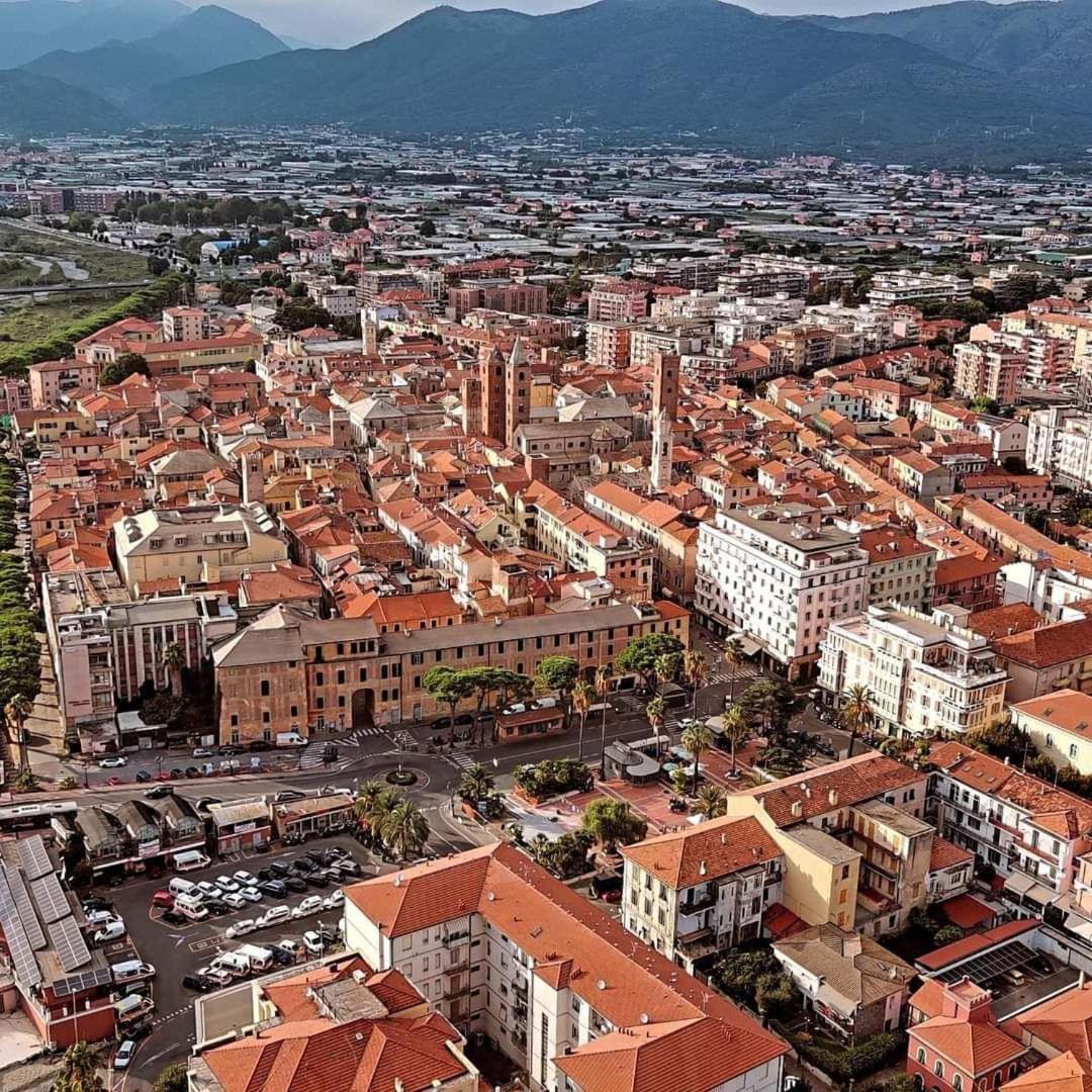 Ferienwohnung Largodoria - Viagenova, Box Auto Privato Incluso Albenga Exterior foto